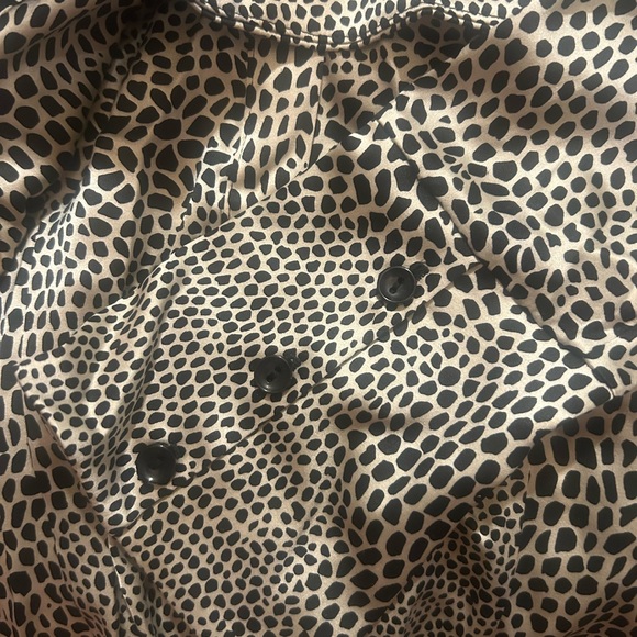 Bebe Silk Black and White Monochrome Dotted Button Down Blouse Size Small - Picture 10 of 10